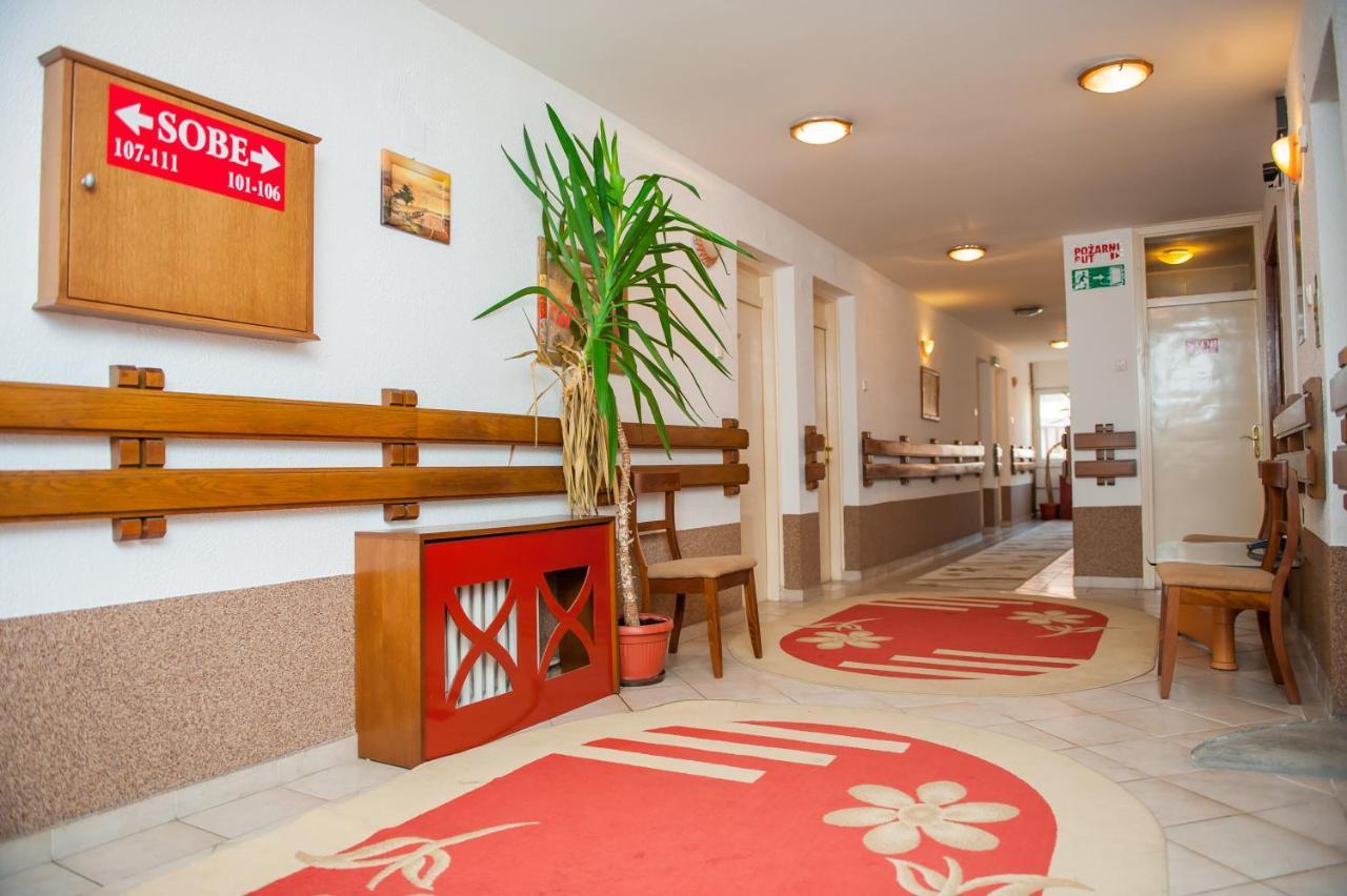 Prenociste "Nacional" Hotel Prnjavor Eksteriør billede